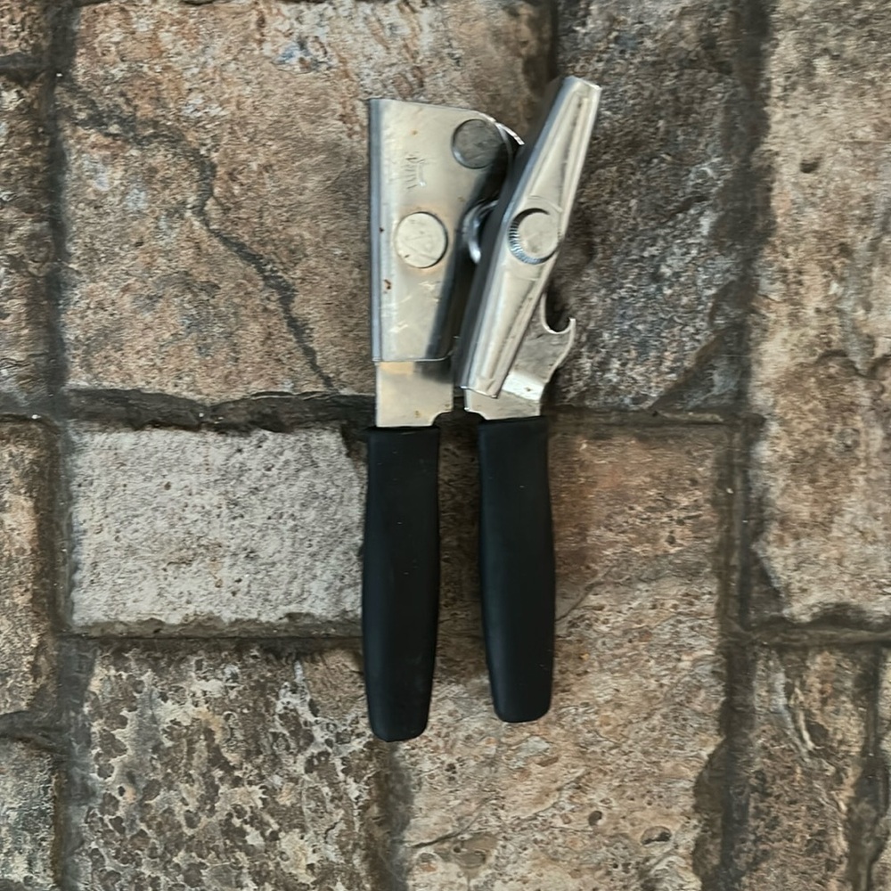 Swing A Way Can Opener